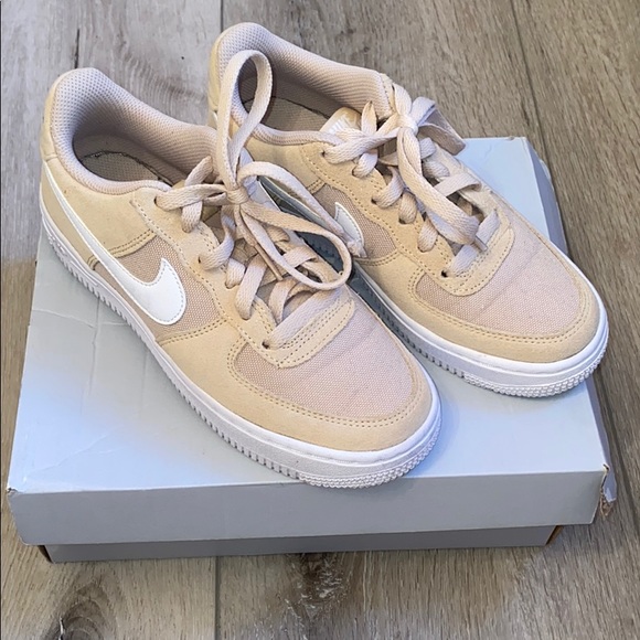 nike air force ones tan
